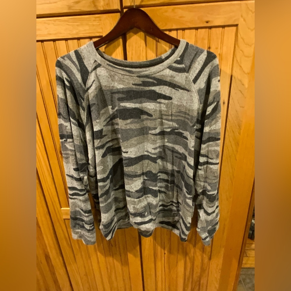 Women's Camouflage Long Sleeve Top